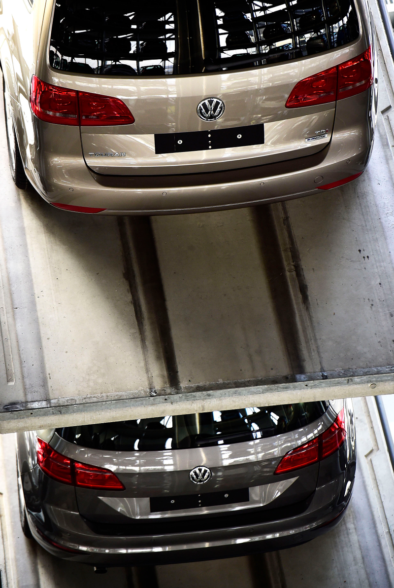 Illustration for article titled VW's 200-Foot Tower Of Cars Must Be Seen To Be Believed